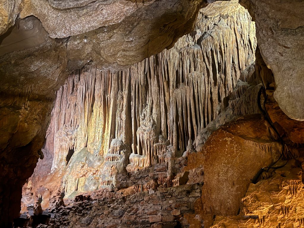 Grand Caverns1 Nuttyhiker